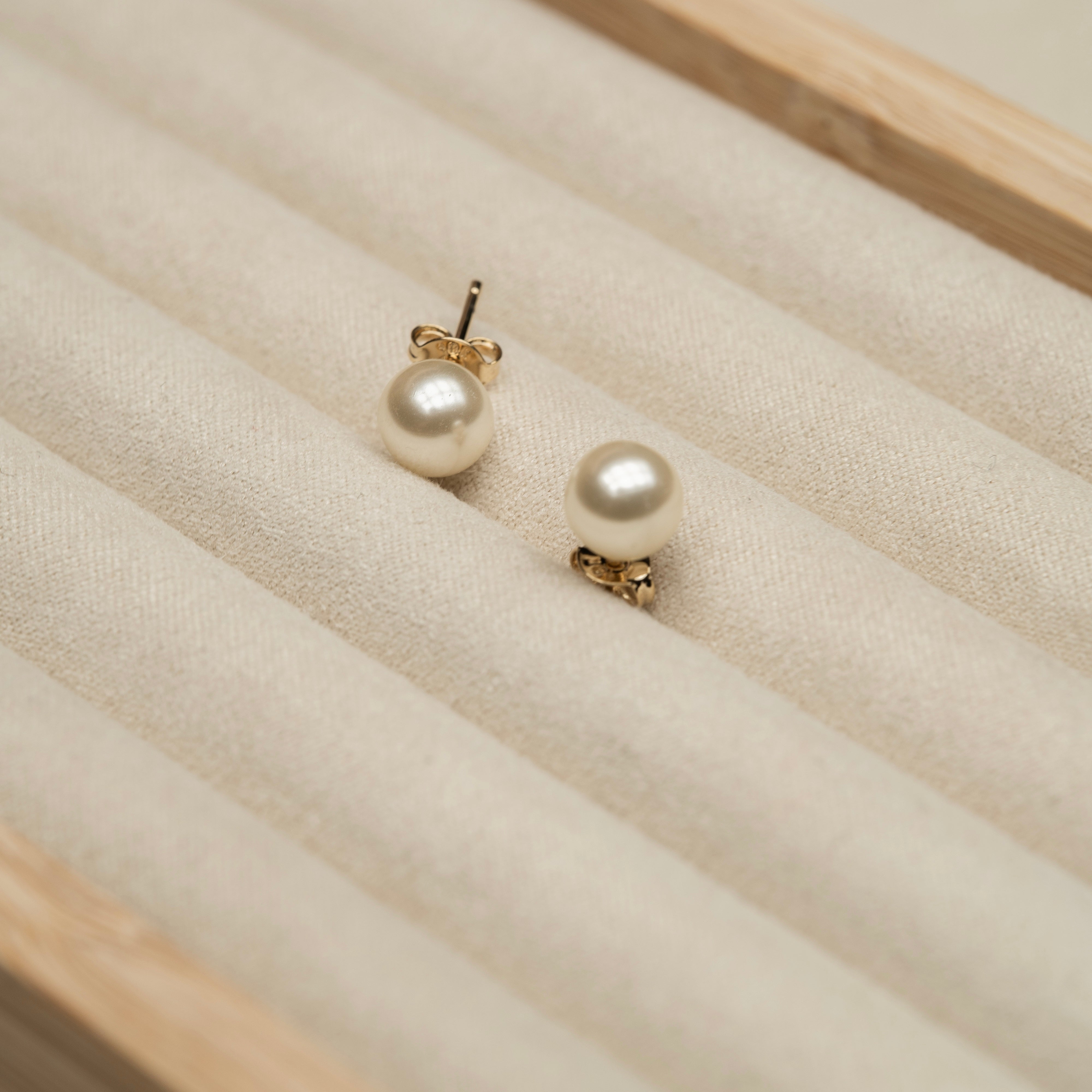 Classic Pearl Earrings